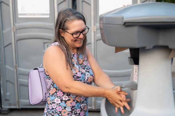 Best Luxury portable toilet rental  in Goodman, MO